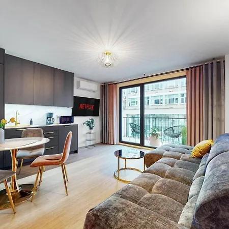 Old Town Chic With Ac * 바르샤바