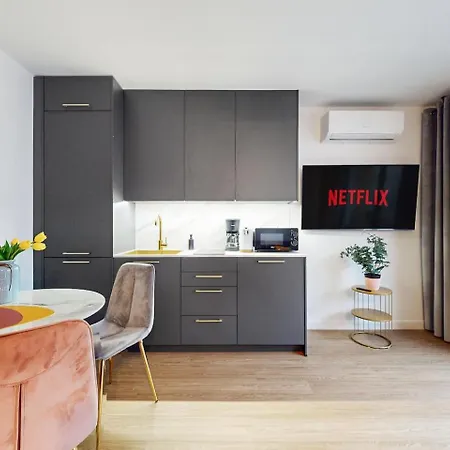 Old Town Chic With Ac