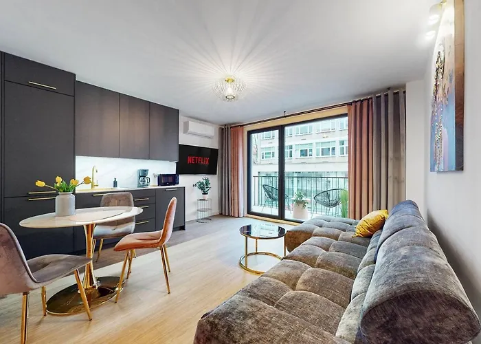 Old Town Chic With Ac * Varsó